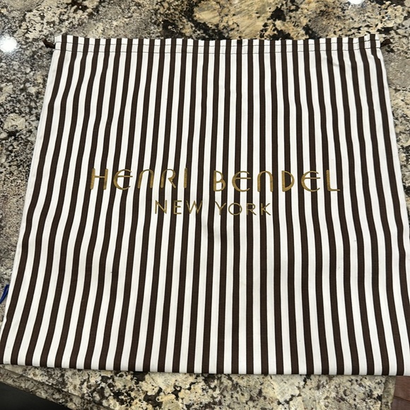 Henri Bendel 23”x 23” Dust Cover - Picture 1 of 8